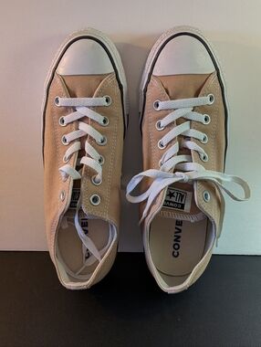 Converse Sneakers Women's 9.5, Mens 7.5